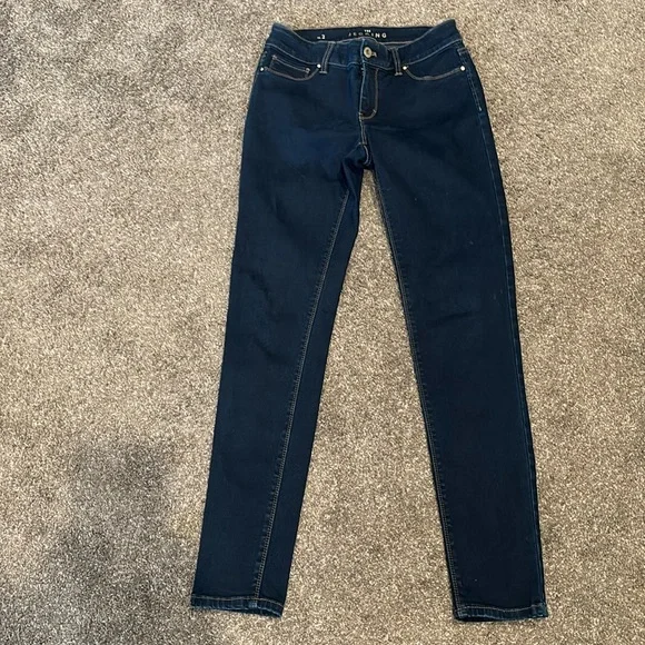 WHITE HOUSE BLACK MARKET Jegging Dark Blue Jeans Skinny Fit Stretch - Picture 1 of 3